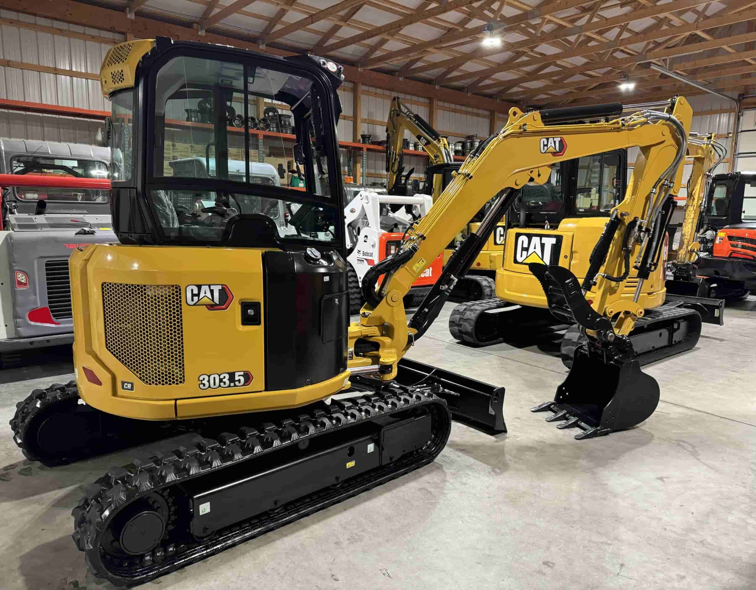 2023 CAT 303.5 LIKE NEW
